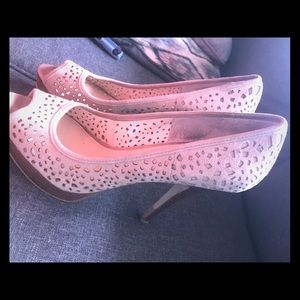 Enzo Aglioni beige open toe heels